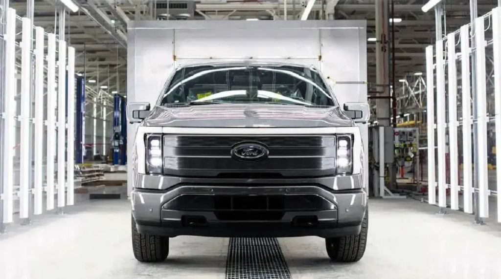 What safety features are on the 2025 Ford F150?